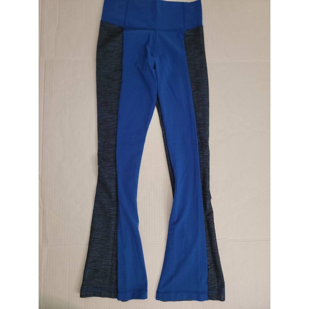 Lululemon Flare Leggings SZ 8 Barre Pulse Yoga Pants Blue Reversible Slub Denim - Picture 3 of 8